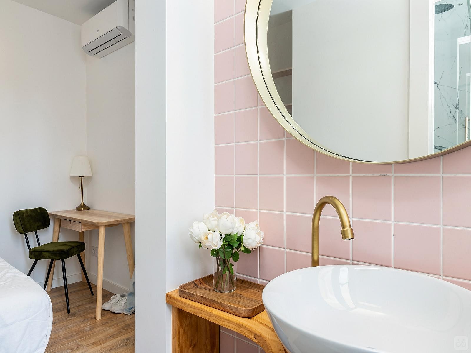 Large Bedroom - Gorgeous apartment near Sagrada Familia Collective - Gallery - 38