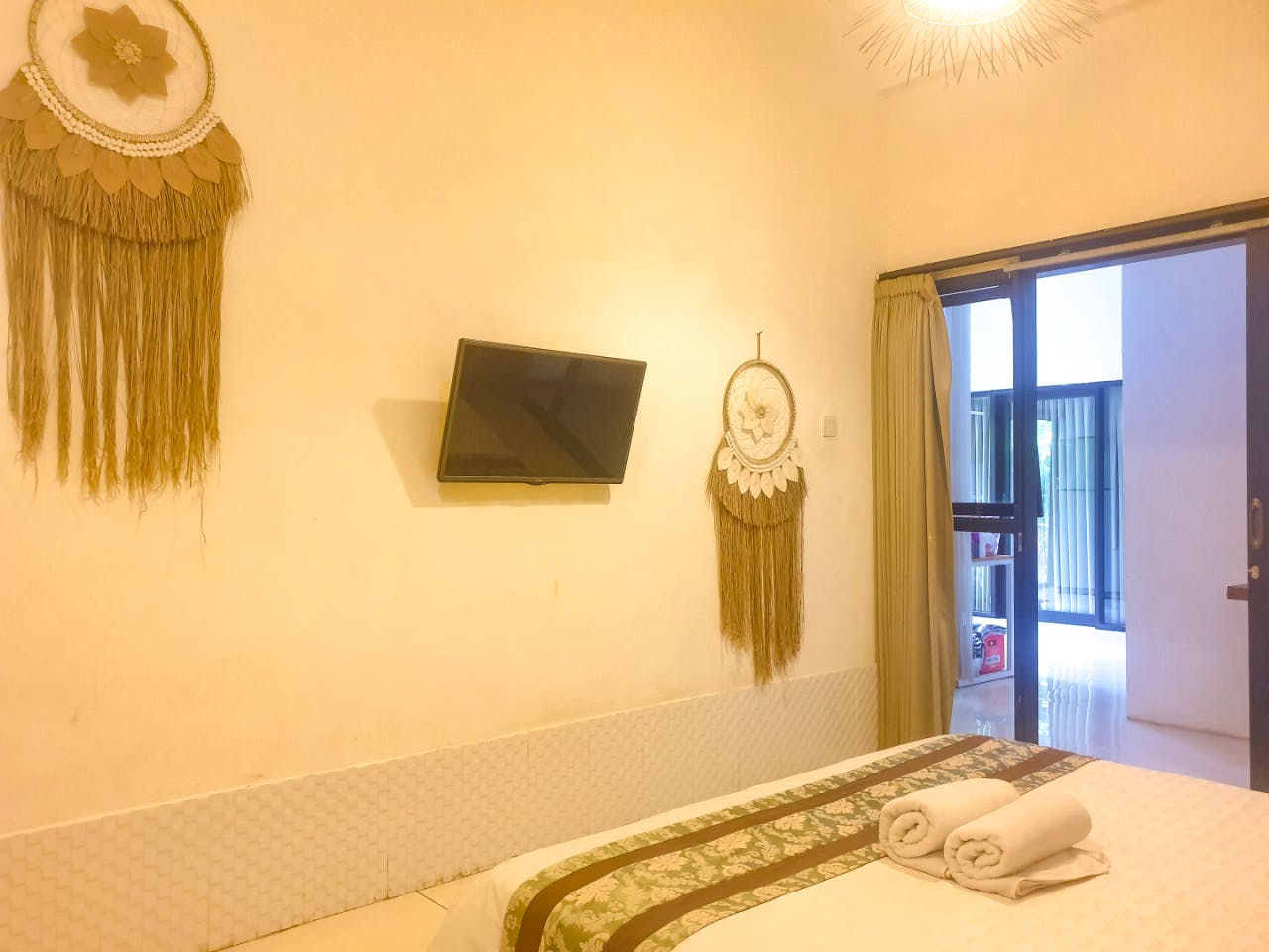  Basic Suite - No Window  -  Exotic Jungle Villa w/ Coworking + Rooftop Deck  - Gallery -  9