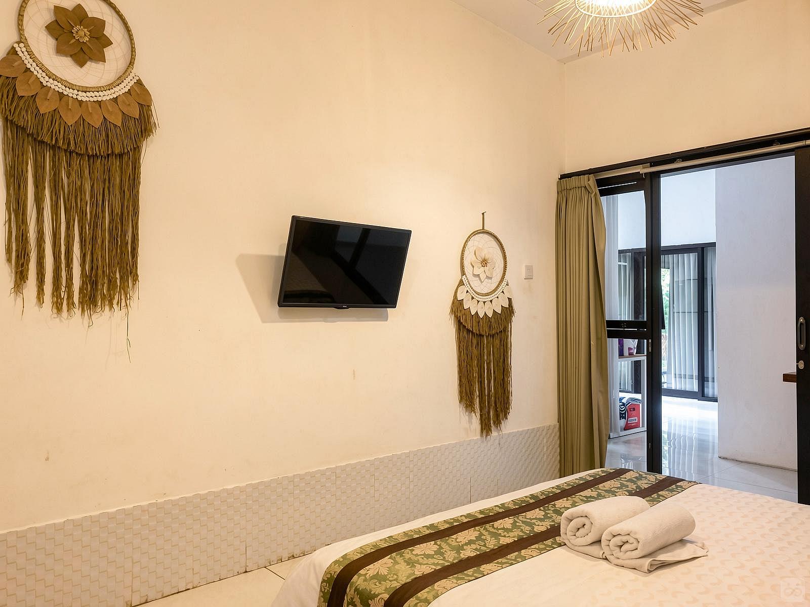 Basic Suite - No Window  -  Exotic Jungle Villa w/ Coworking + Rooftop Deck  - Gallery -  14