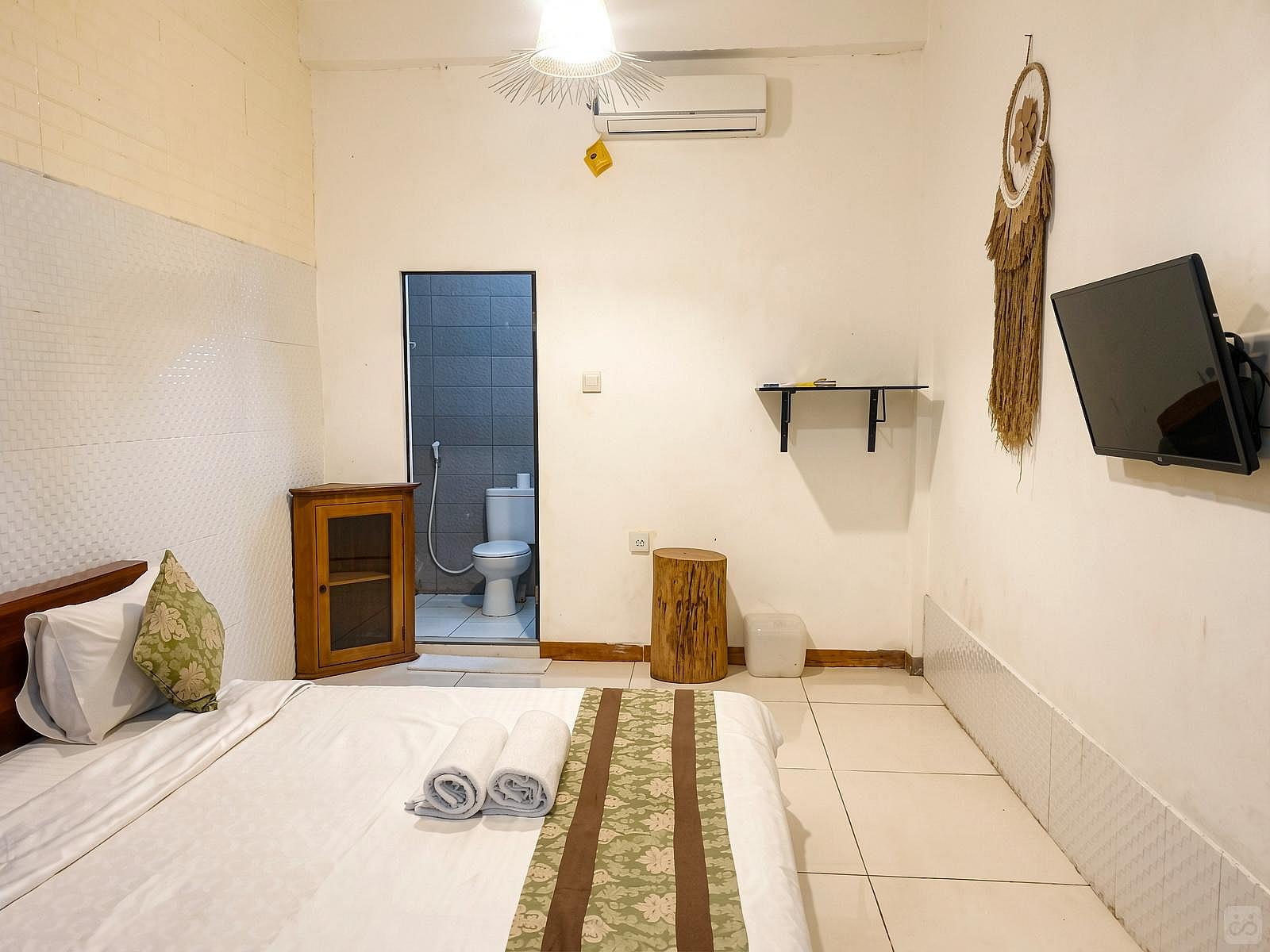  Basic Suite - No Window  -  Exotic Jungle Villa w/ Coworking + Rooftop Deck  - Gallery -  16