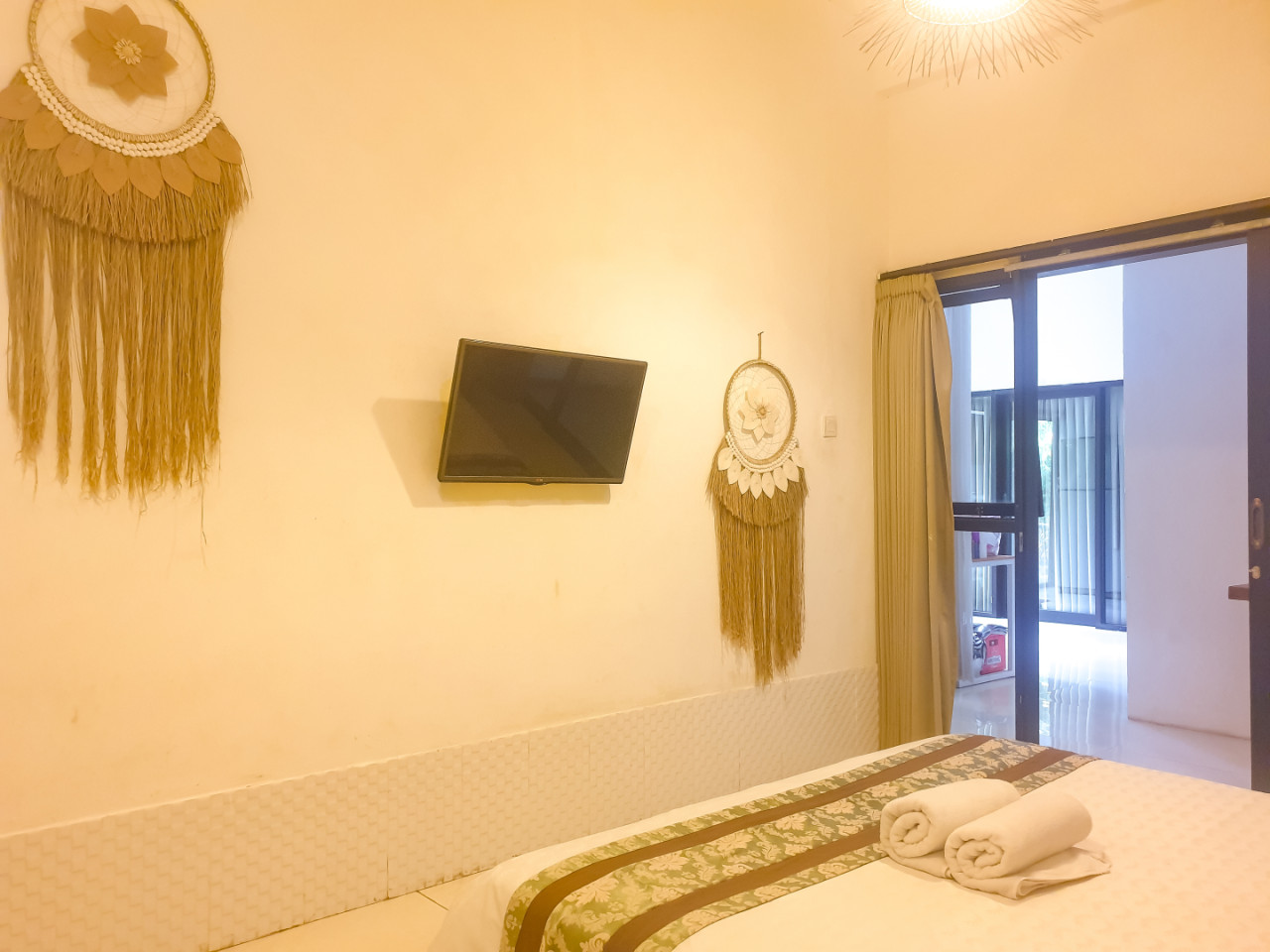  Basic Suite - No Window  -  Exotic Jungle Villa w/ Coworking + Rooftop Deck  - Gallery -  11