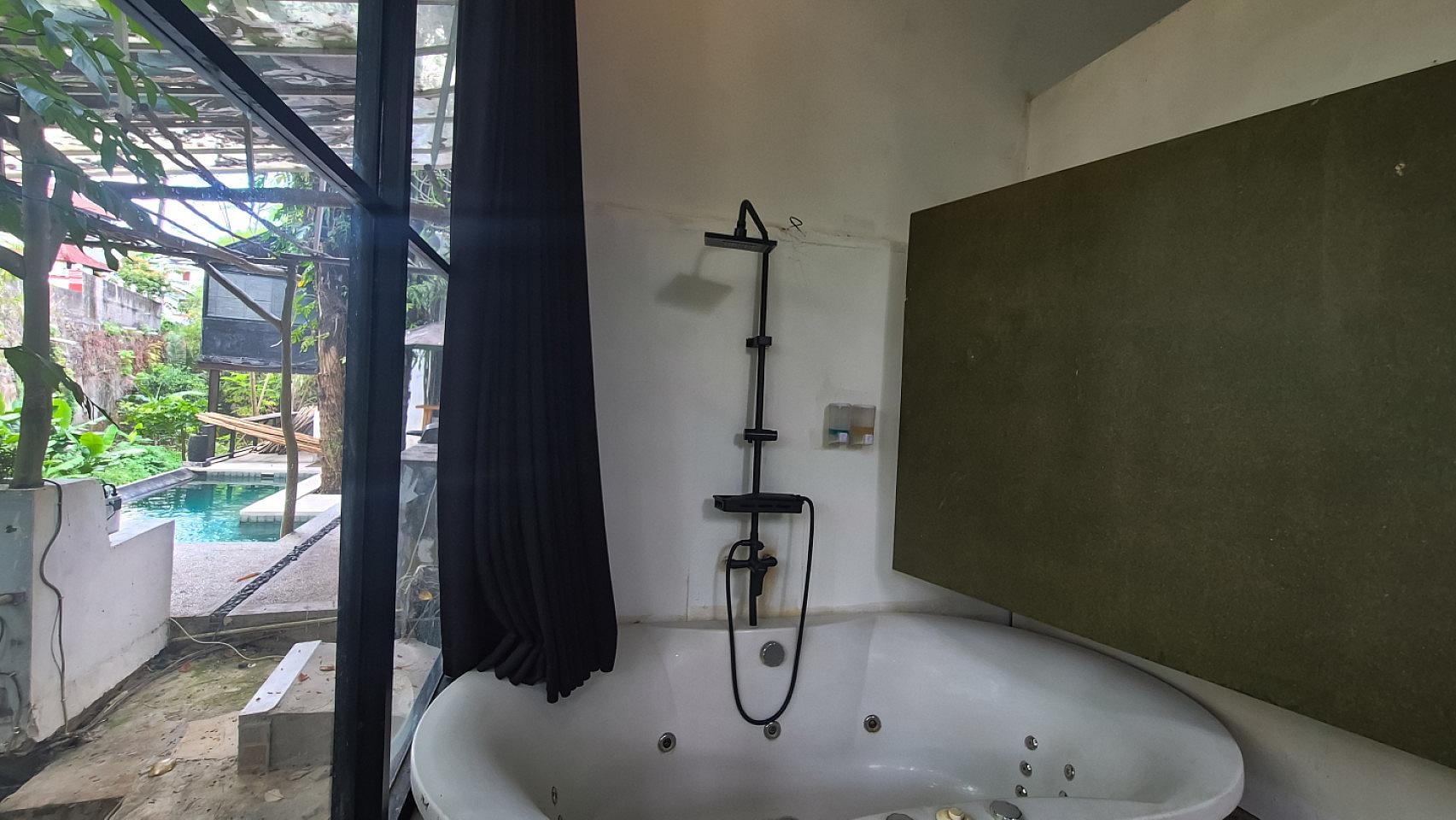  Jungle View Suite  -  Exotic Jungle Villa w/ Coworking + Rooftop Deck  - Gallery -  7