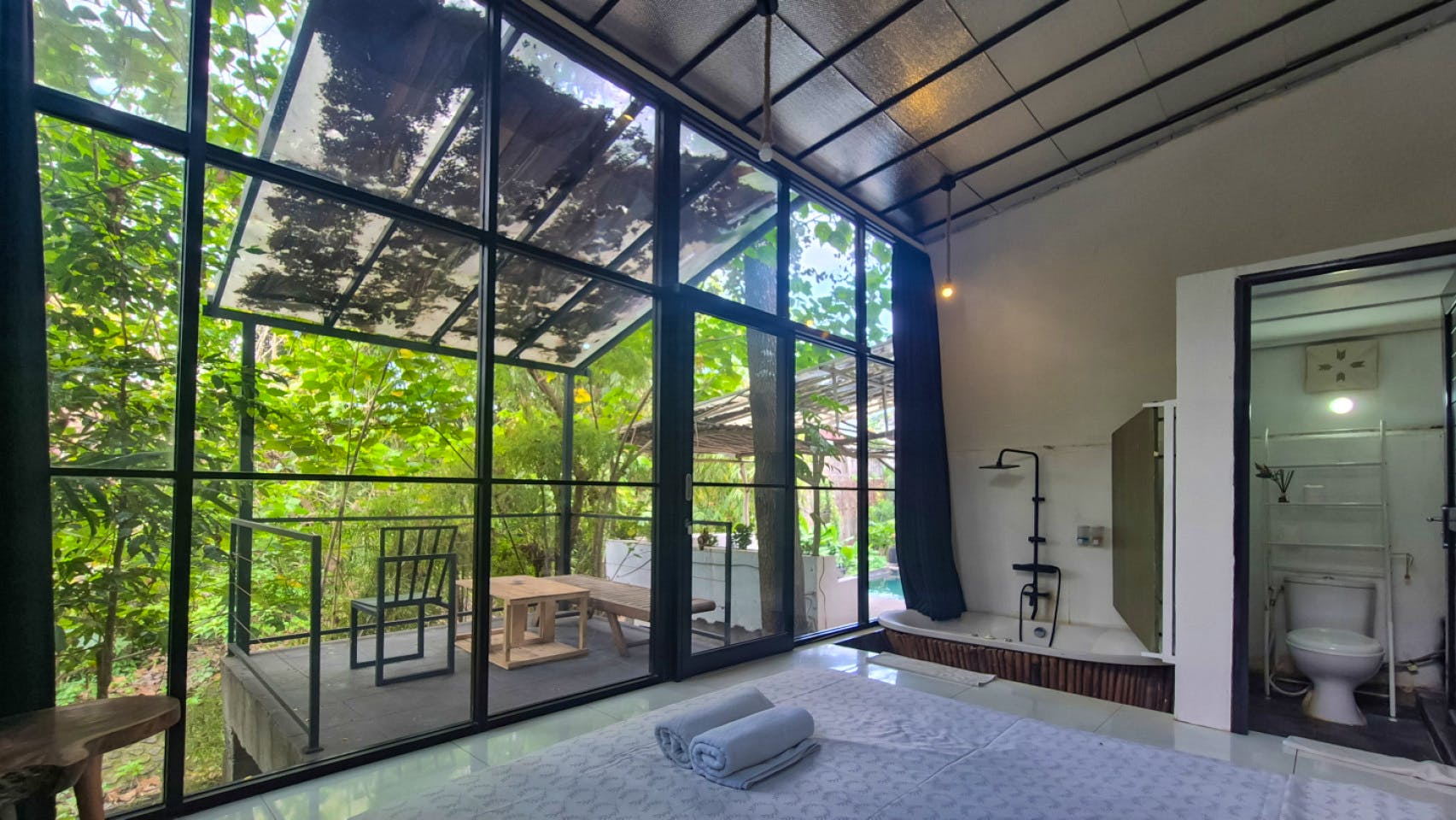 Jungle View Suite  -  Exotic Jungle Villa w/ Coworking + Rooftop Deck  - Gallery -  40
