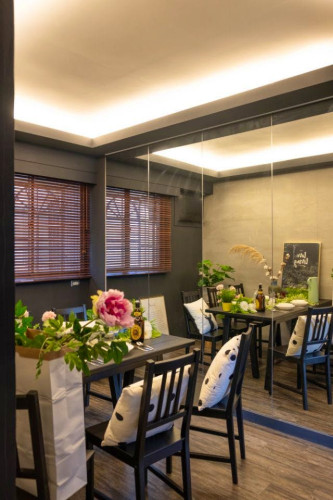 Trendy Urban Style Apt. w/ Workspace