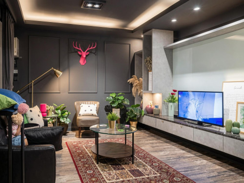 Trendy Urban Style Apt. w/ Workspace