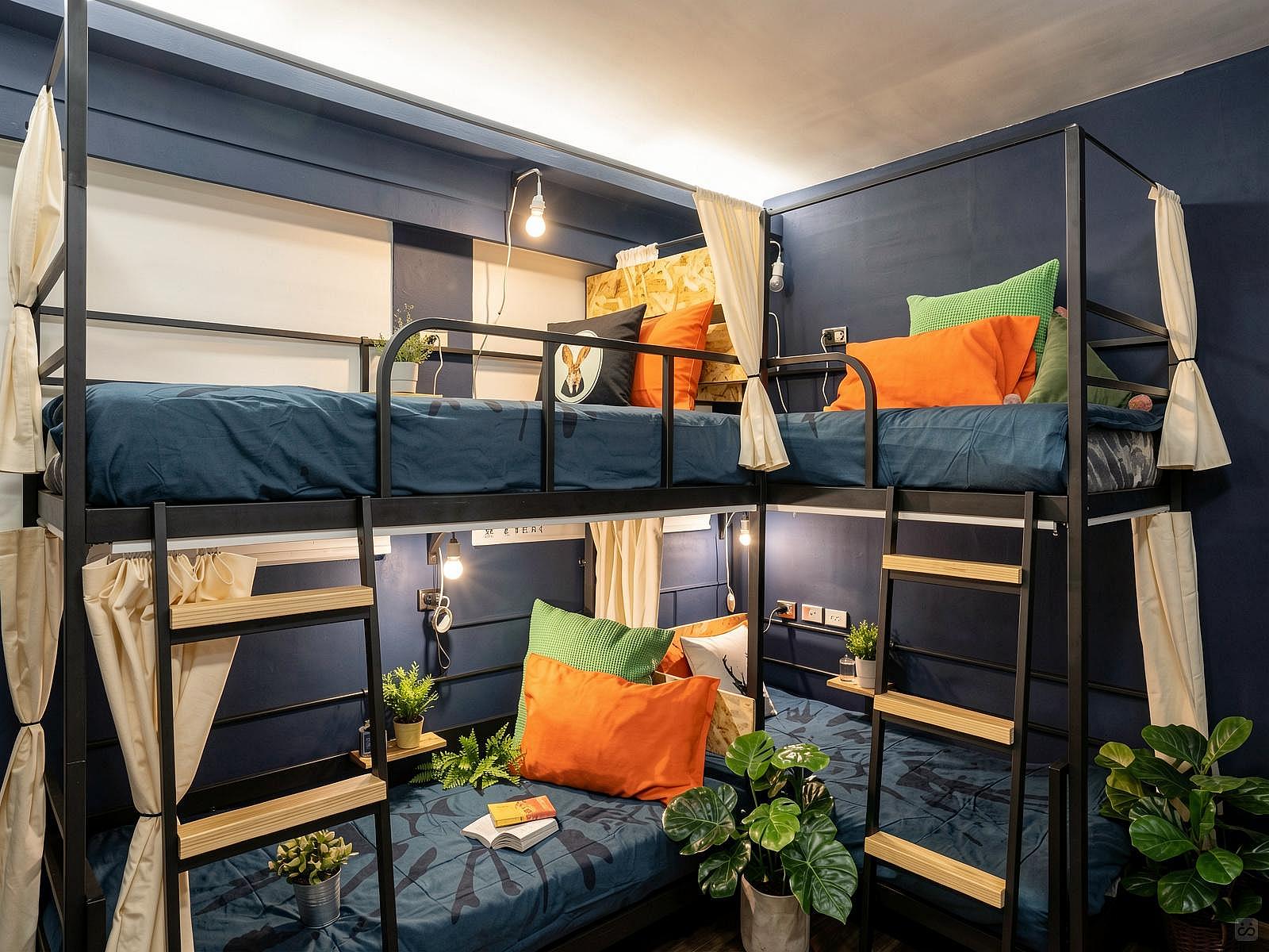 Room G - Bed In A 4-Bed Mixed Room - 1