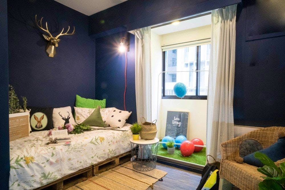 Room B - Single Room - Trendy Urban Style Apt. w/ Workspace - Gallery - 9