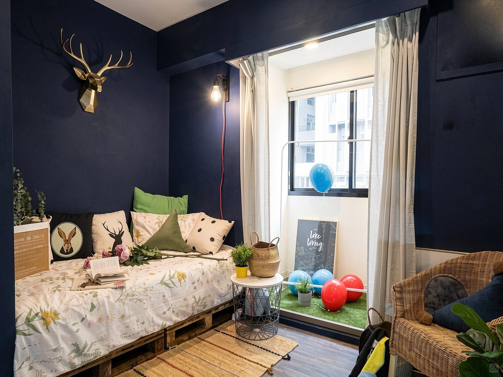 Room B - Single Room - Trendy Urban Style Apt. w/ Workspace - Gallery - 21