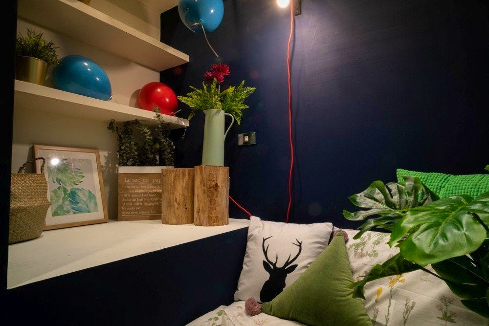 Room C - Single Room - Trendy Urban Style Apt. w/ Workspace - Gallery - 11