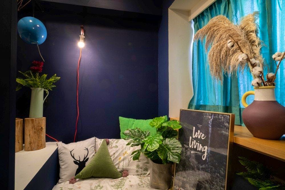 Room C - Single Room - Trendy Urban Style Apt. w/ Workspace - Gallery - 12
