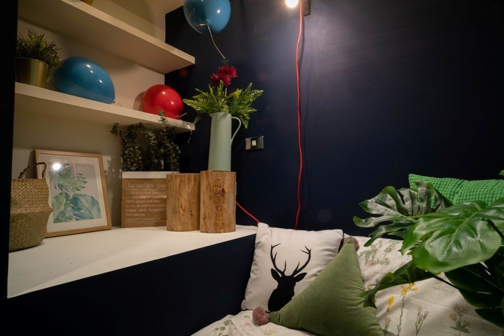 Room C - Single Room - Trendy Urban Style Apt. w/ Workspace - Gallery - 15