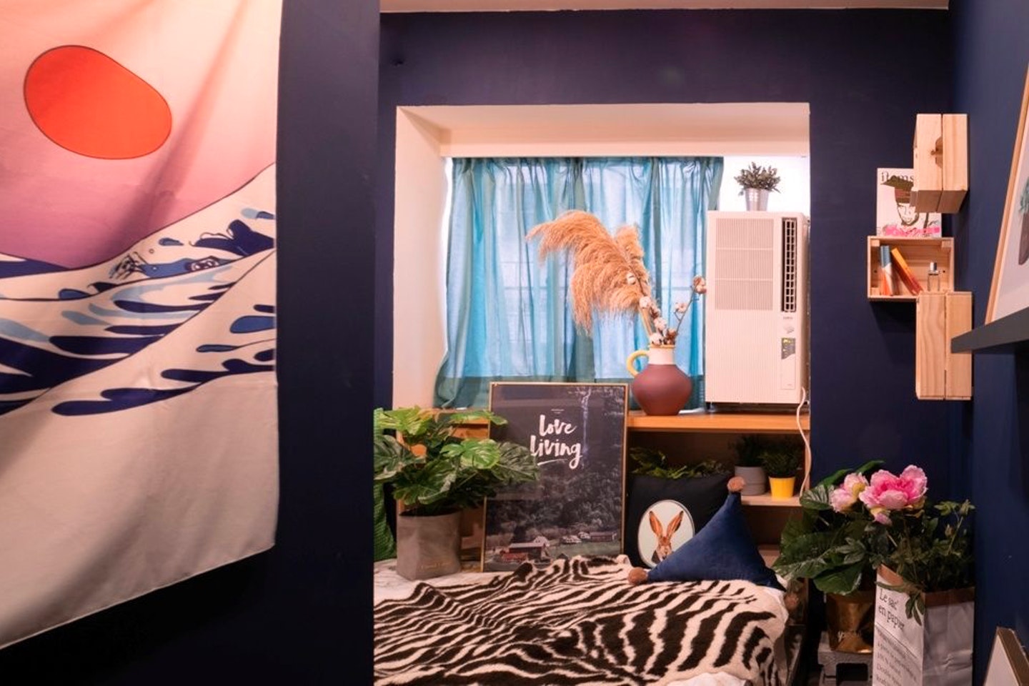 Room C - Single Room - Trendy Urban Style Apt. w/ Workspace - Gallery - 1