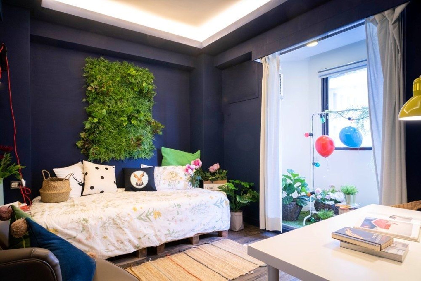 Room E - Single Room - Trendy Urban Style Apt. w/ Workspace - Gallery - 1
