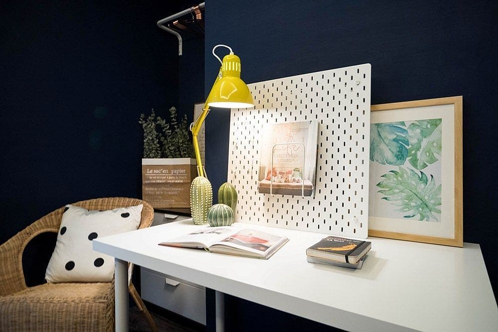 Room E - Single Room - Trendy Urban Style Apt. w/ Workspace - Gallery - 15