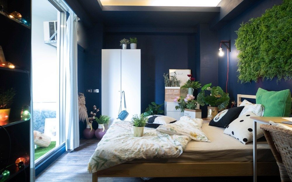 Room F - Deluxe Single Room - Trendy Urban Style Apt. w/ Workspace - Gallery - 15
