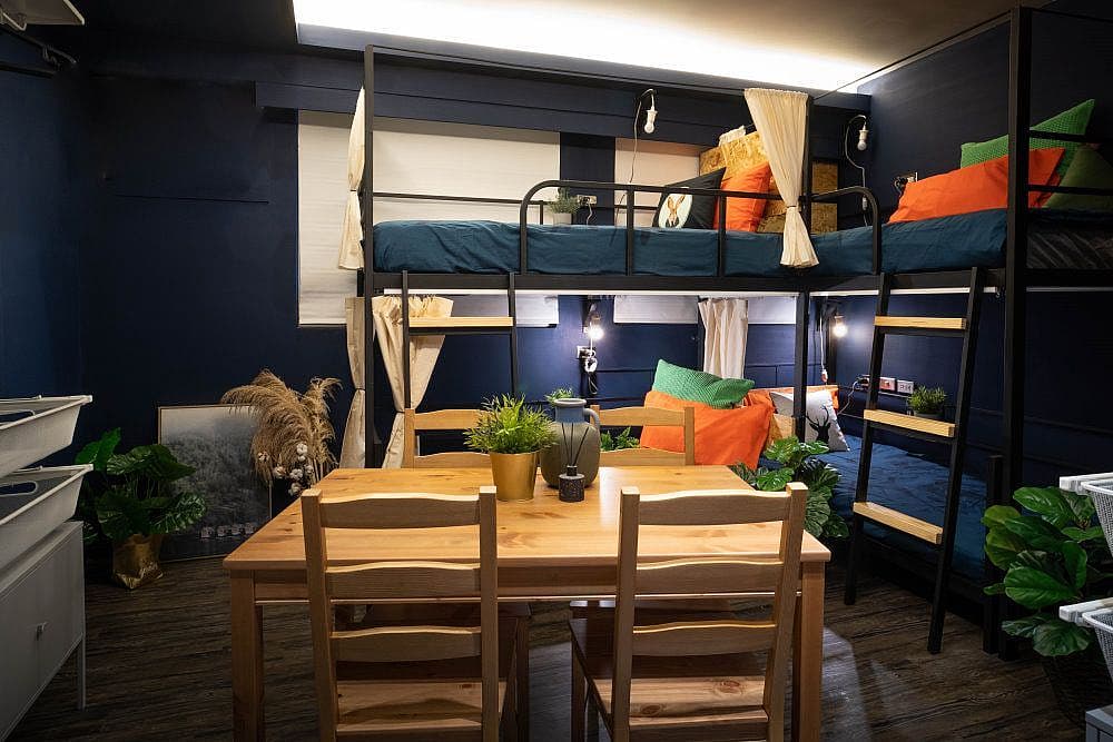 Room G - Bed In A 4-Bed Mixed Room - Trendy Urban Style Apt. w/ Workspace - Gallery - 15