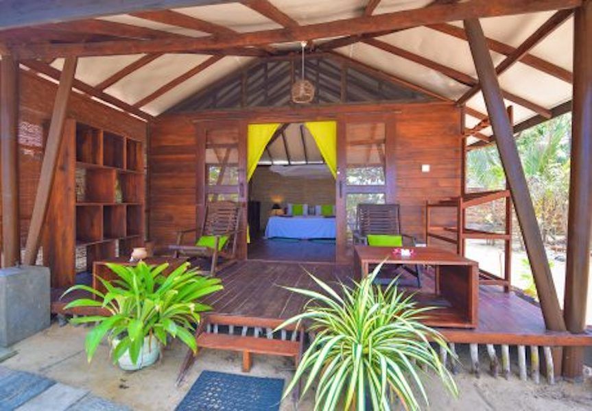 Private Lagoon Bungalow Full Board - Rural Airy w/ Coworking + Pool House - Gallery - 5