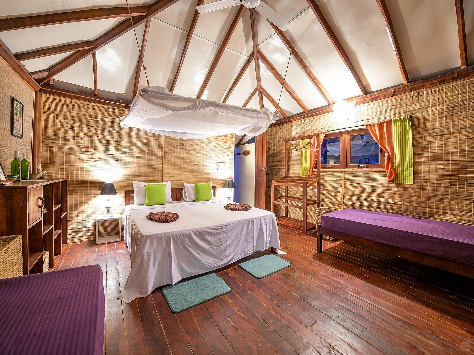 Private Lagoon Bungalow Full Board - Rural Airy House w/ Coworking + Pool - Gallery - 3