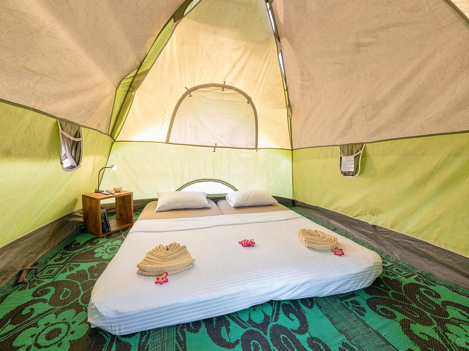 Deluxe Tent Full Board - Rural Airy w/ Coworking + Pool House - Gallery - 3