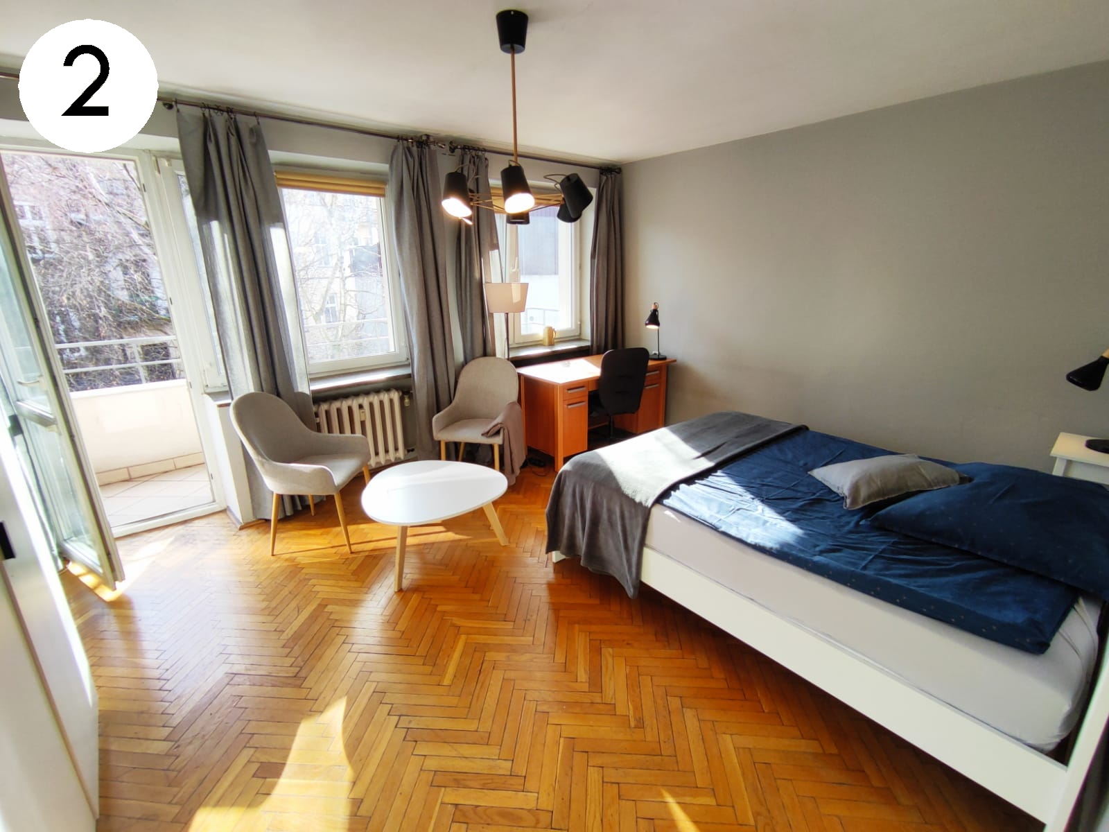 Sunny Bedroom With Balcony In Center - 8