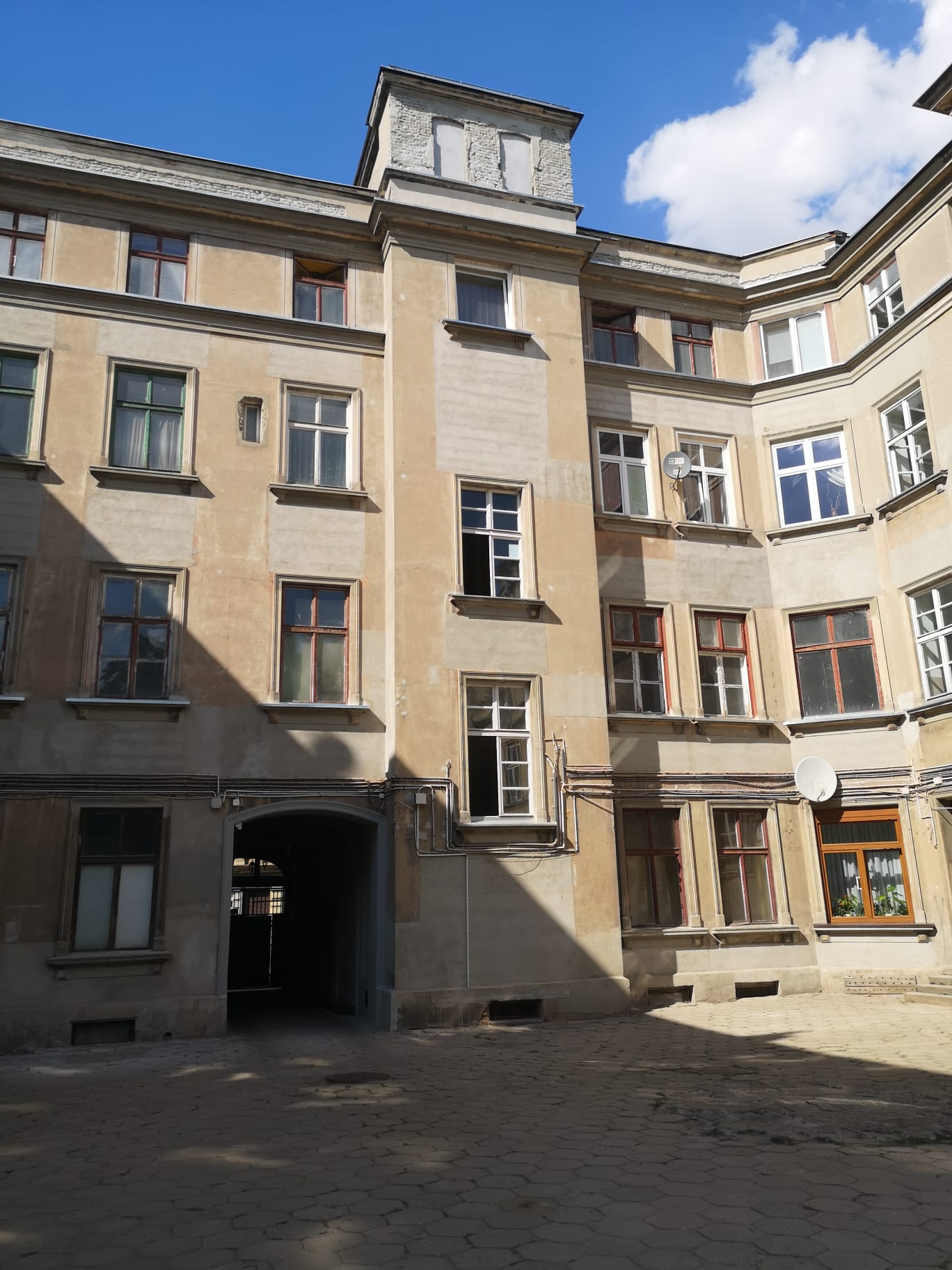 Single Room In 2 Bedroom Apartment - 1