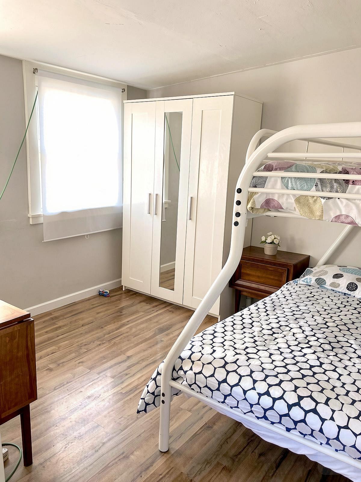  Single  -  Spacious & Classic House w/ Workspace  - Gallery -  21