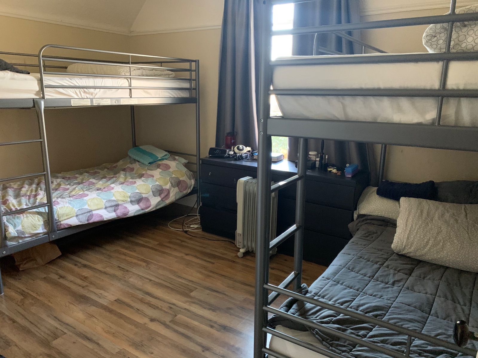  Bed In A 4-Bed Male Only Room  -  Spacious & Classic House w/ Workspace  - Gallery -  12