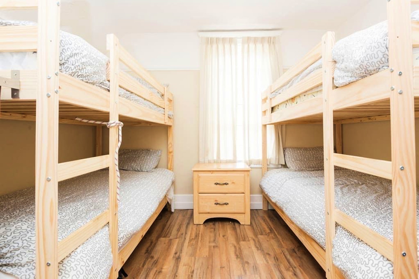  Bed In A 4-Bed Male Only Room  -  Spacious & Classic House w/ Workspace  - Gallery -  2