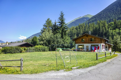 Cozy Chalet Overlooking the Alps w/ Garden + Coworking  - Gallery -  3