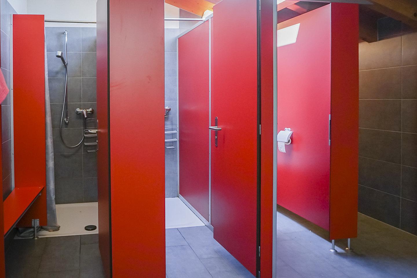  Bed In A 6-Bed Gender Separated Room  -  Cozy Chalet Overlooking the Alps w/ Garden + Coworking  - Gallery -  10