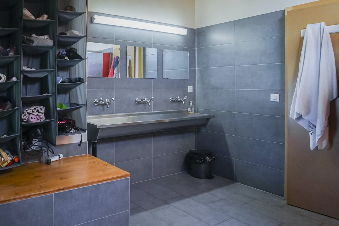  Bed In A 6-Bed Gender Separated Room  -  Cozy Chalet Overlooking the Alps w/ Garden + Coworking  - Gallery -  25