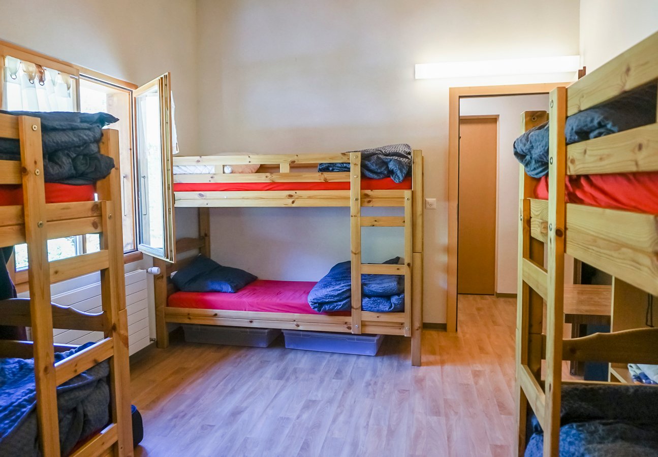  Bed In A 6-Bed Gender Separated Room  -  Cozy Chalet Overlooking the Alps w/ Garden + Coworking  - Gallery -  17