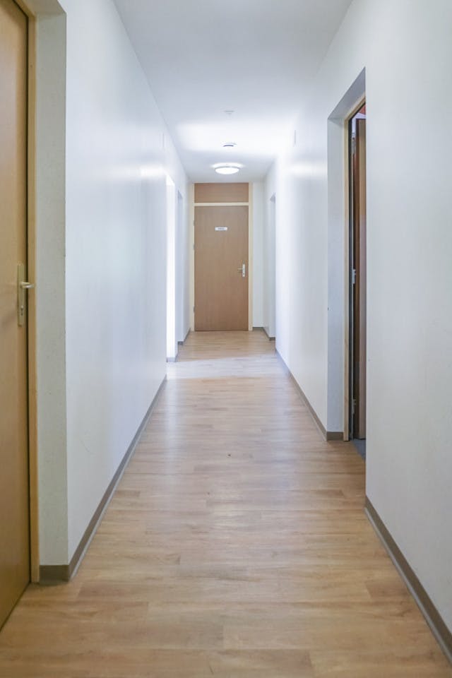 Bed In A 8-Bed Mixed Gender Room - Cozy Chalet Overlooking the Alps w/ Garden + Coworking - Gallery - 3