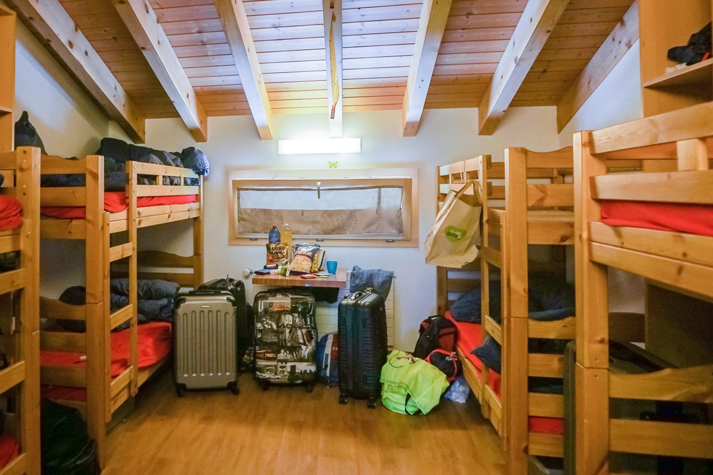  Bed In A 8-Bed Mixed Gender Room  -  Cozy Chalet Overlooking the Alps w/ Garden + Coworking  - Gallery -  6