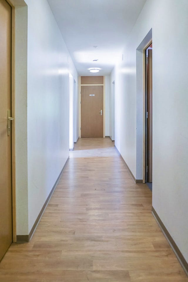 Bed In A 8-Bed Mixed Gender Room - Cozy Chalet Overlooking the Alps w/ Garden + Coworking - Gallery - 30