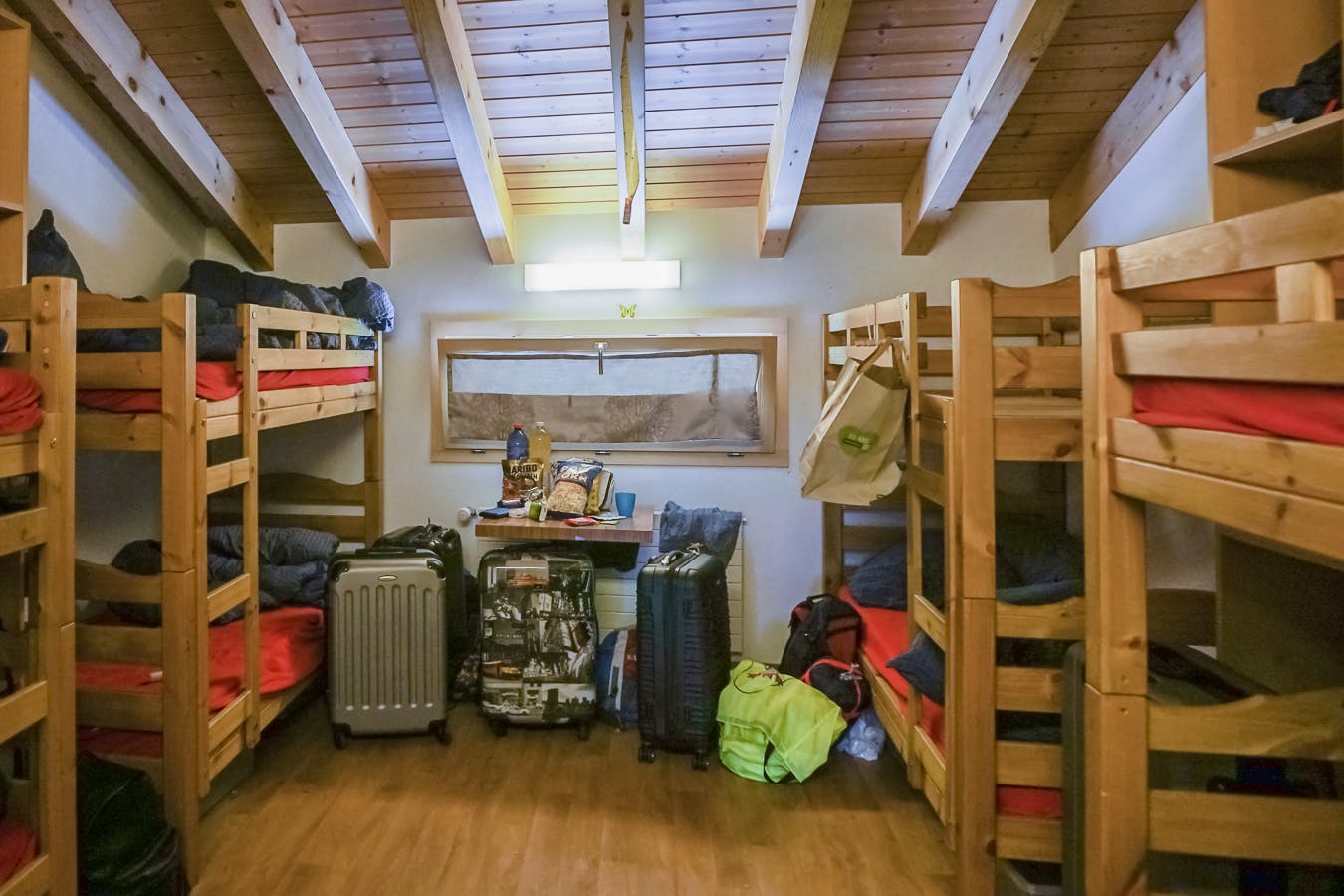  Bed In A 8-Bed Mixed Gender Room  -  Cozy Chalet Overlooking the Alps w/ Garden + Coworking  - Gallery -  7