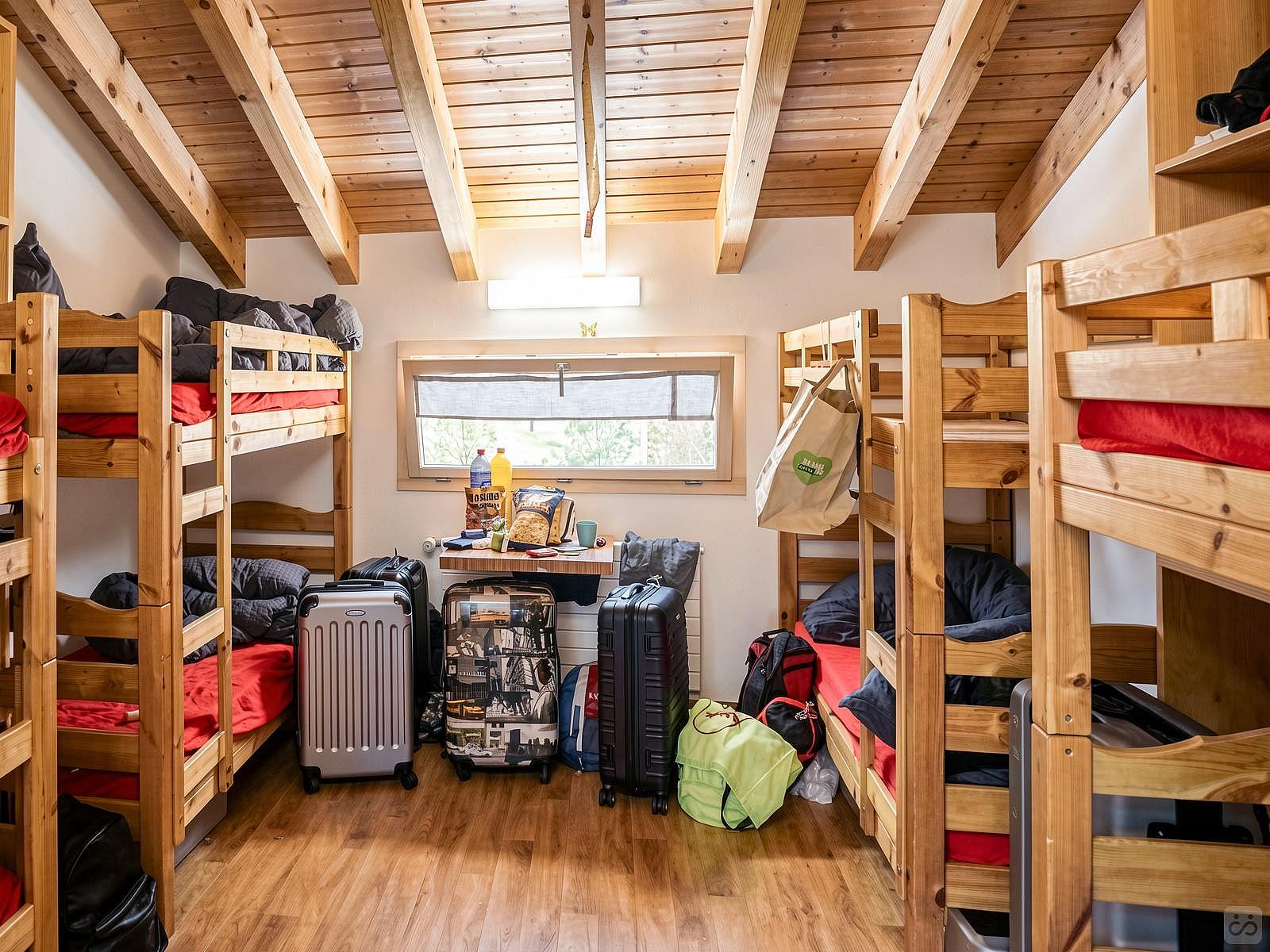  Bed In A 8-Bed Mixed Gender Room  -  Cozy Chalet Overlooking the Alps w/ Garden + Coworking  - Gallery -  17