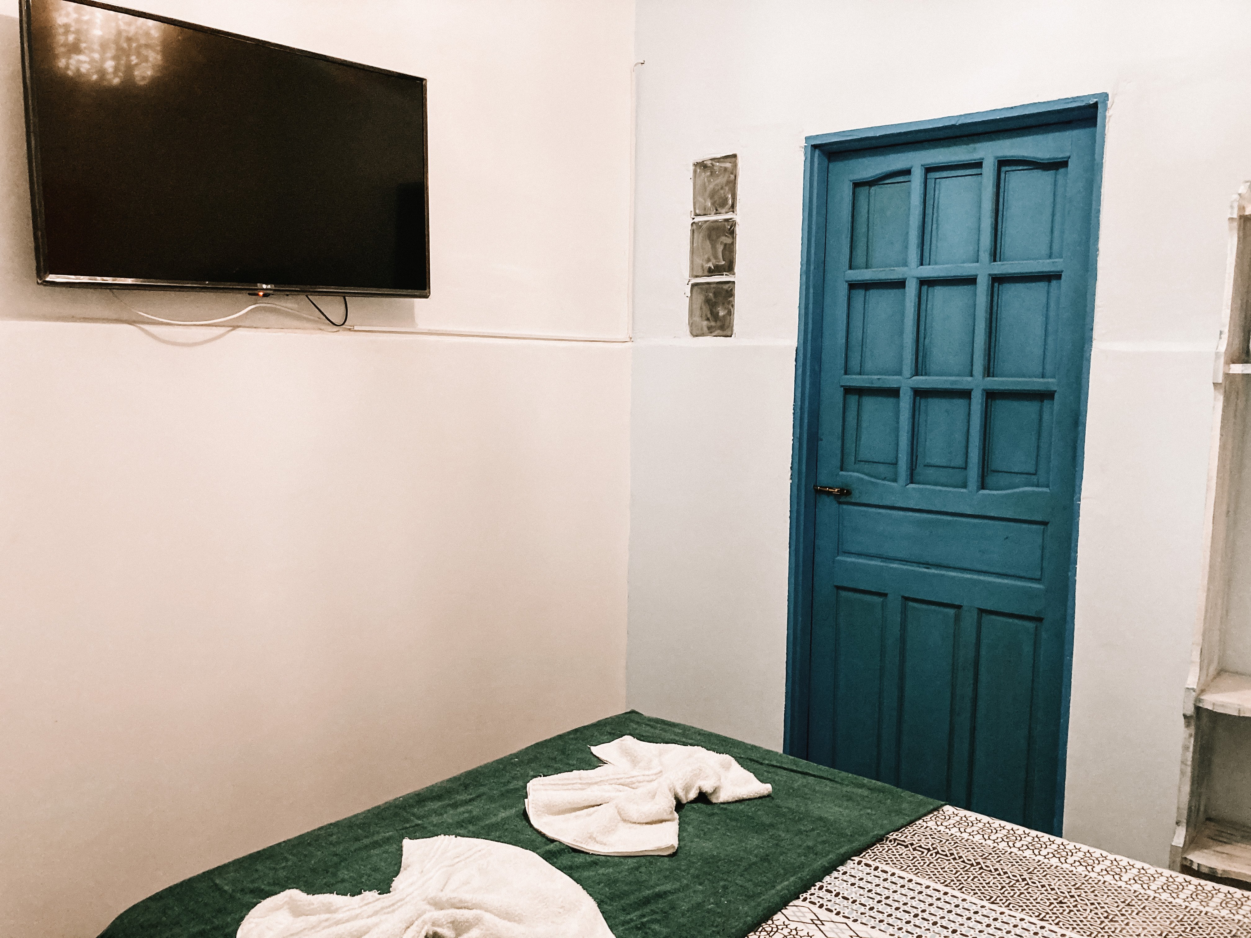  Private Double Room  -  Tropical Style Coliving Complex w/ Coworking + Bar  - Gallery -  27