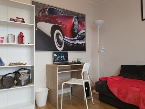 Room 1 at Grota-Roweckiego 41 in Kraków - Gallery - 2