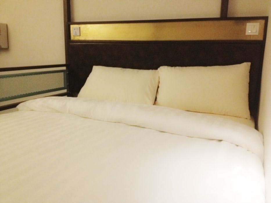 Duplex Suite Room - Cozy Furnished House w/ Workspace - Gallery - 6