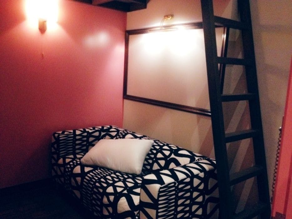Duplex Suite Room - Cozy Furnished House w/ Workspace - Gallery - 5
