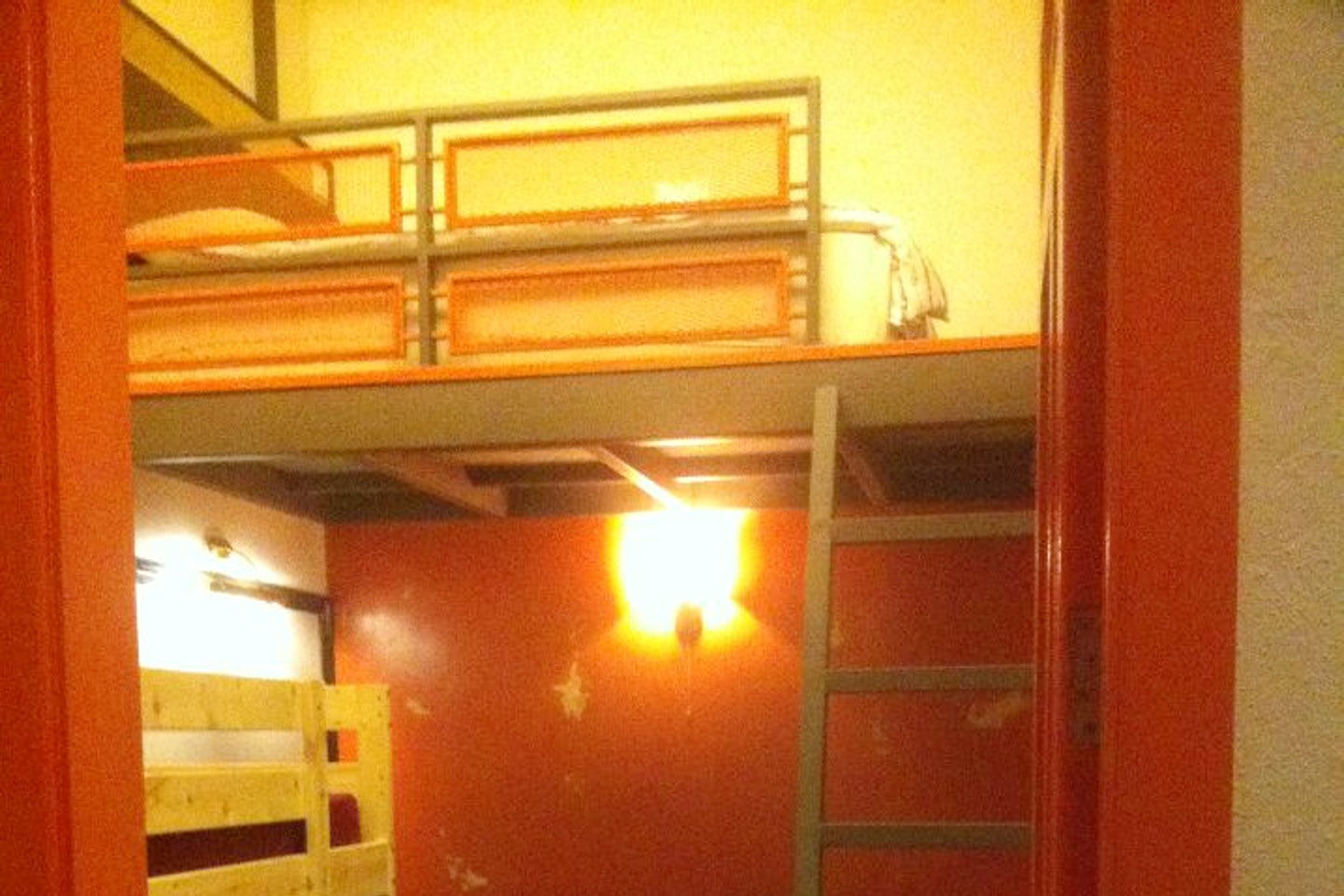 Quadruple Suite Room - Cozy Furnished House w/ Workspace - Gallery - 1