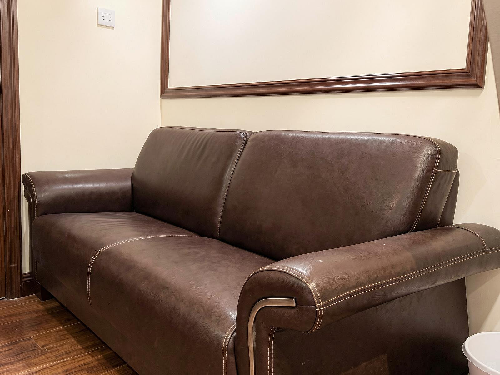 Triple Suite Room - Cozy Furnished House w/ Workspace - Gallery - 24
