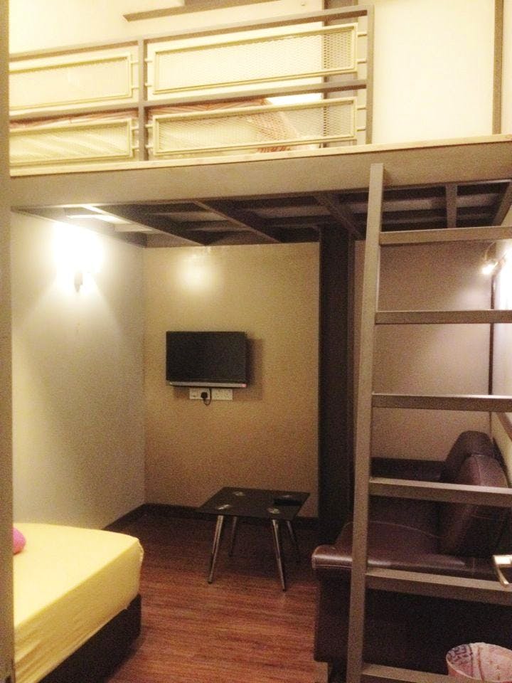 Triple Suite Room - Cozy Furnished House w/ Workspace - Gallery - 9