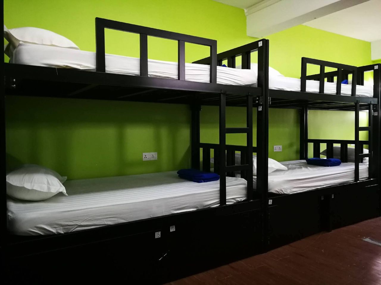 Single Bed In 18 Bed Dorm - Cozy Furnished House w/ Workspace - Gallery - 24