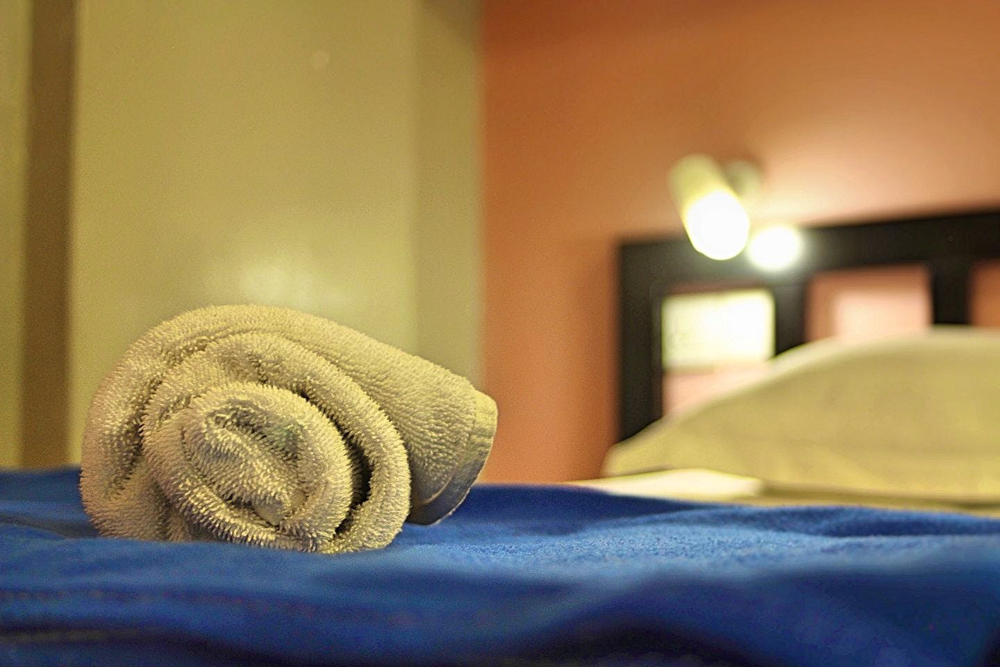 Single Bed In 18 Bed Dorm - Cozy Furnished House w/ Workspace - Gallery - 15