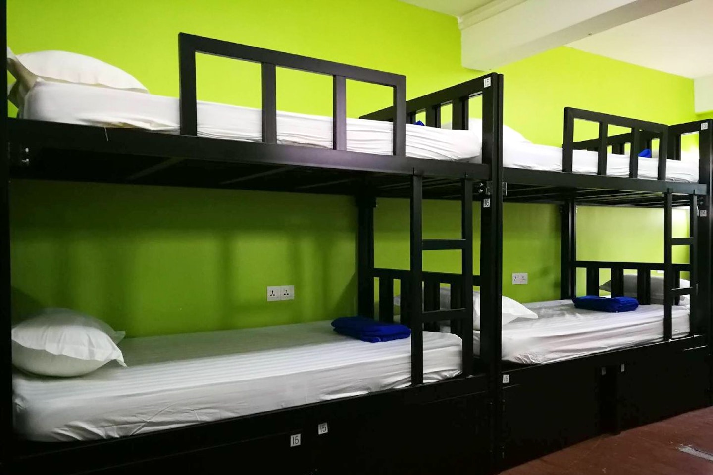 Single Bed In 18 Bed Dorm - Cozy Furnished House w/ Workspace - Gallery - 3