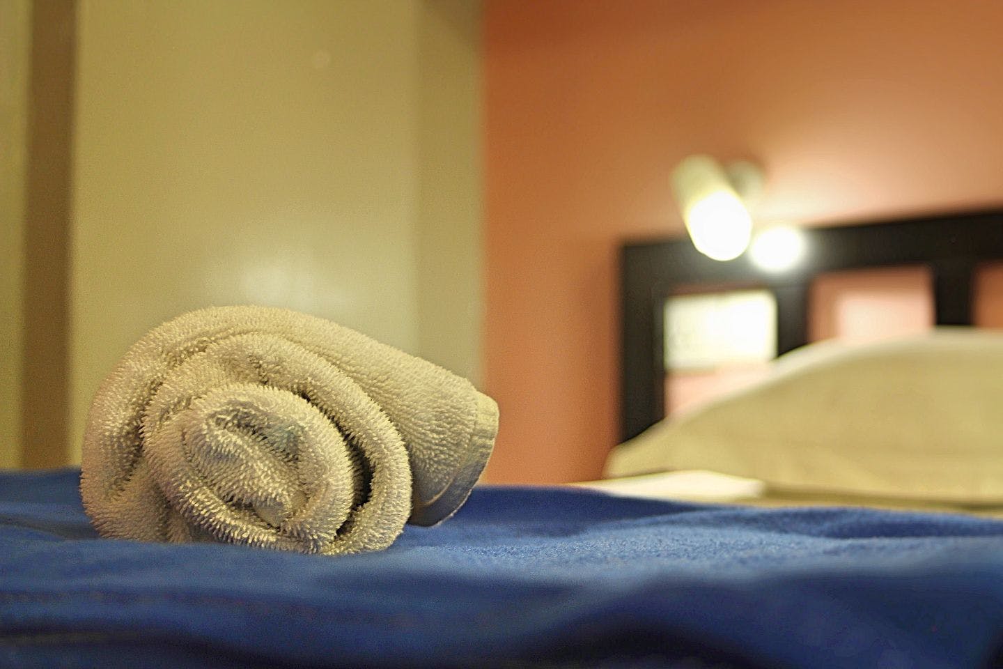 Single Bed In 18 Bed Dorm - Cozy Furnished House w/ Workspace - Gallery - 8