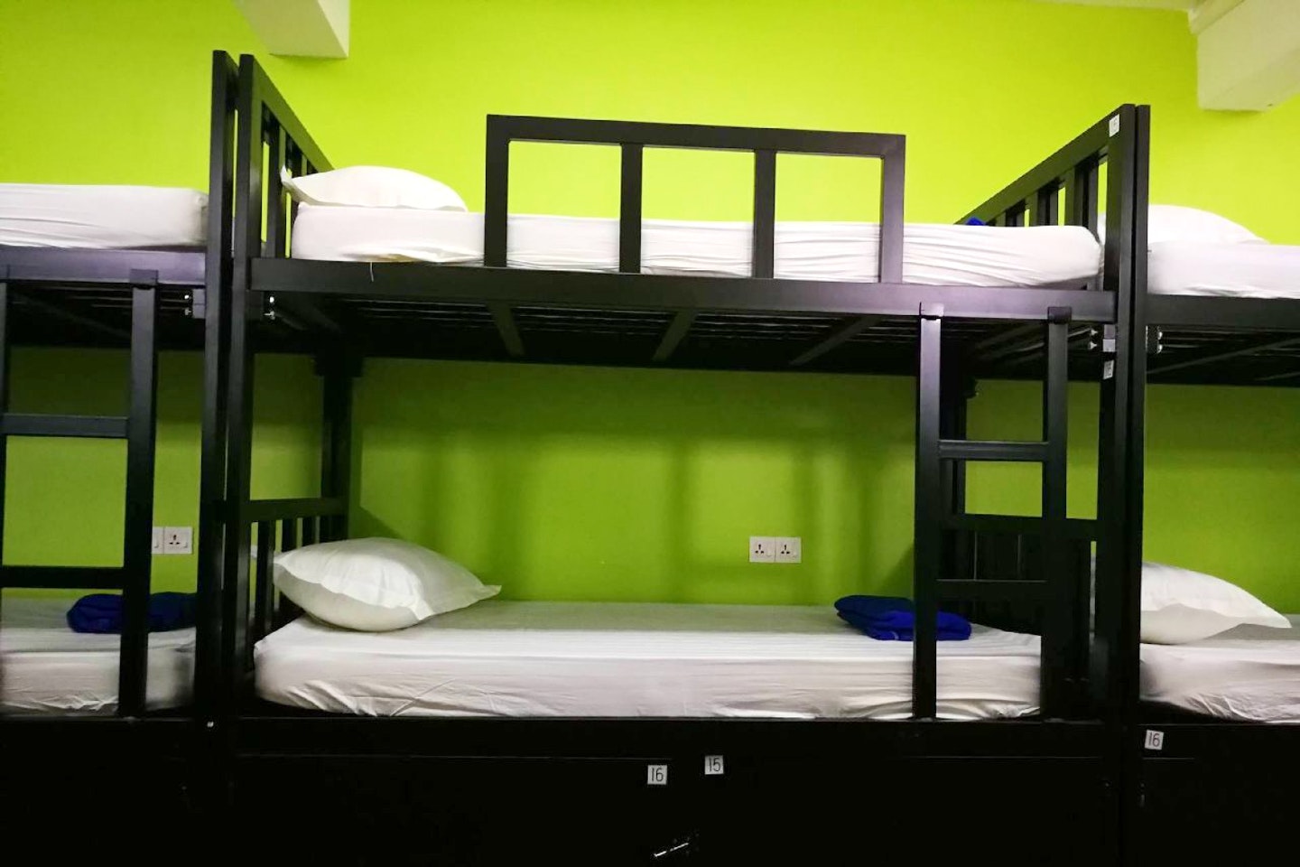 Single Bed In 18 Bed Dorm - Cozy Furnished House w/ Workspace - Gallery - 2