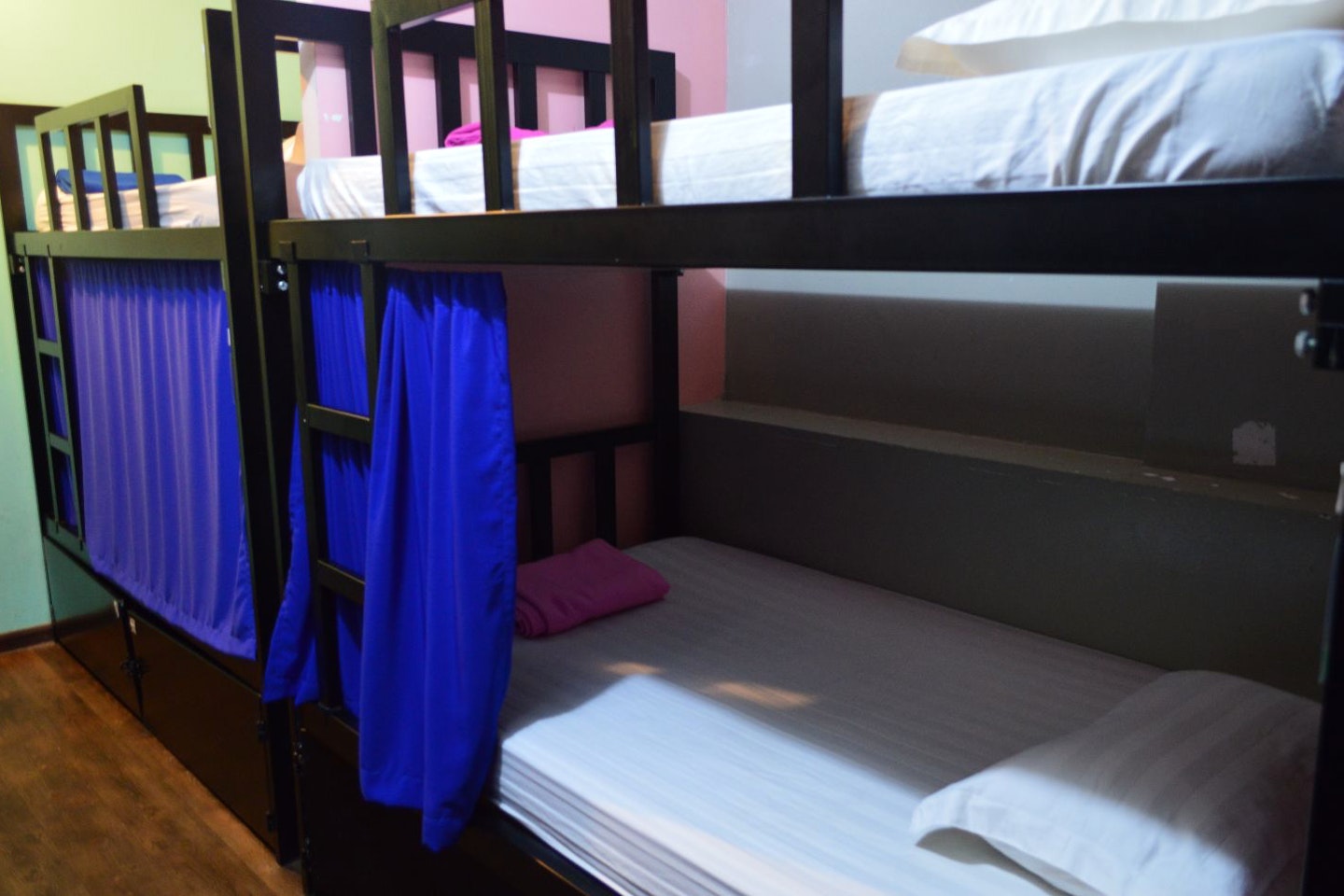  Single Bed In 18 Bed Dorm  -  Cozy Furnished House w/ Workspace  - Gallery -  4